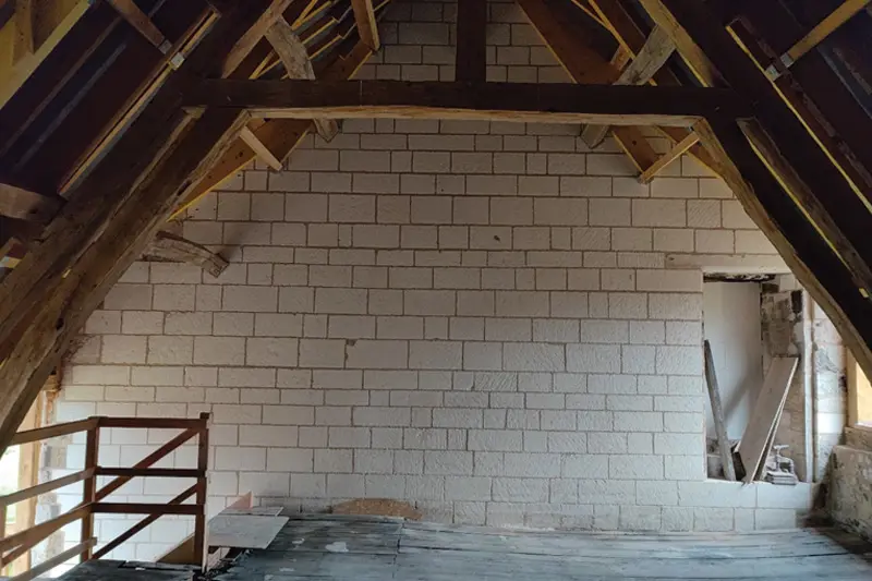 Maçonnerie ancienne sur pigeonnier – après